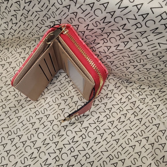 NWT JOLENE COUTURE Boutique Heart design Wallet Red with twist lock & zipper - Picture 7 of 8